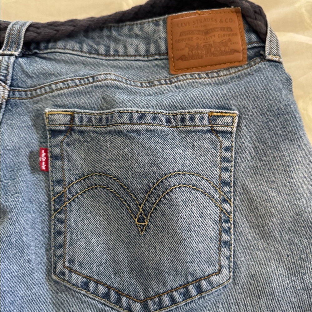 LEVIS Shorts - Picture 8 of 12